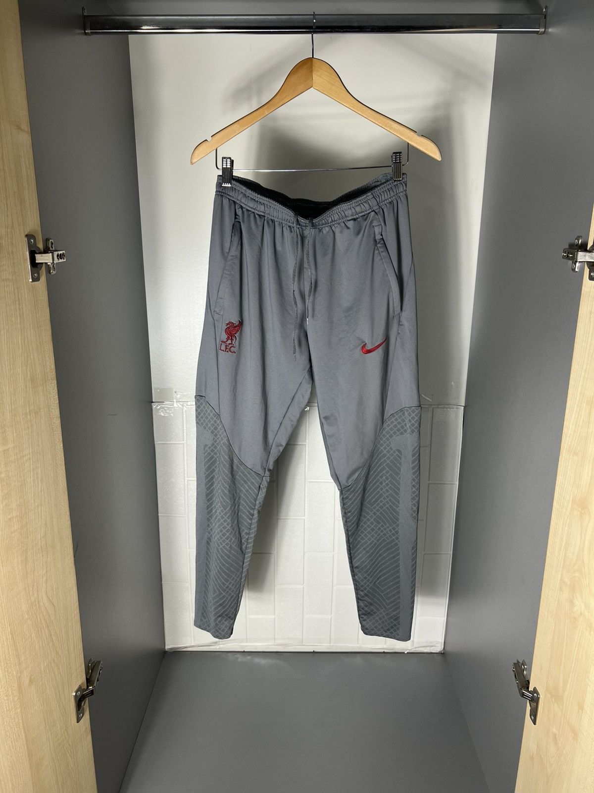 VINTAGE NIKE FC LIVERPOOL ENGLAND SOCCER JERSEY PANTS Y2K