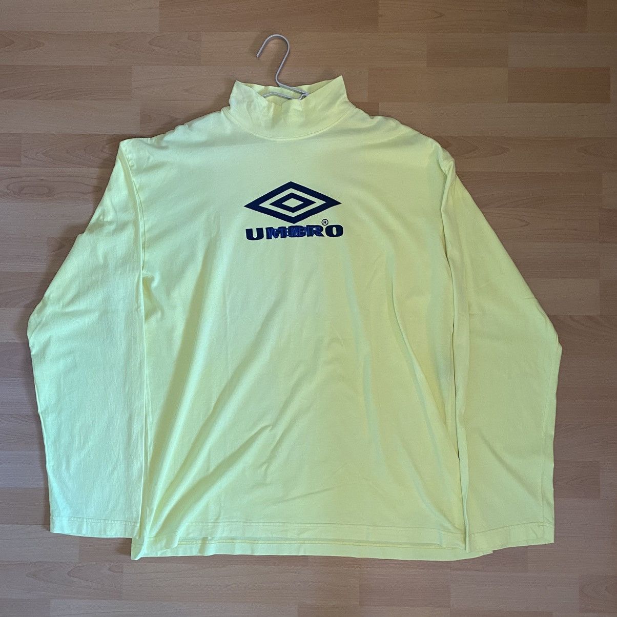 umbro vetements コラボ　ロンT Umbro × Vetements | Grailed