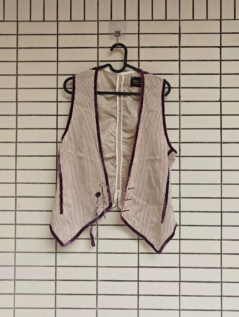 Number (N)ine Number (N)ine09aw silk court vest 2503-Nextarrow Size US L / EU 52-54 / 3 - 3 Thumbnail