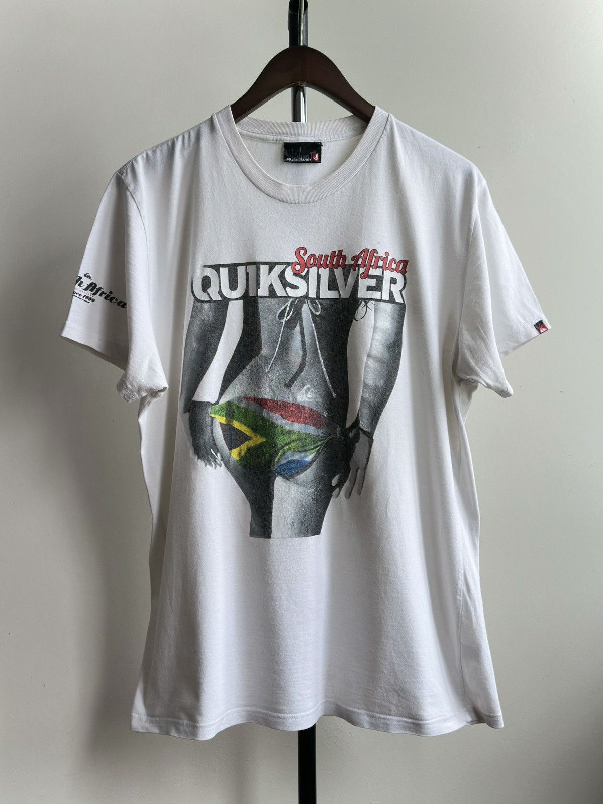 VINTAGE QUIKSILVER SOUTH AFRICA GIRLS GRAPHIC TEE