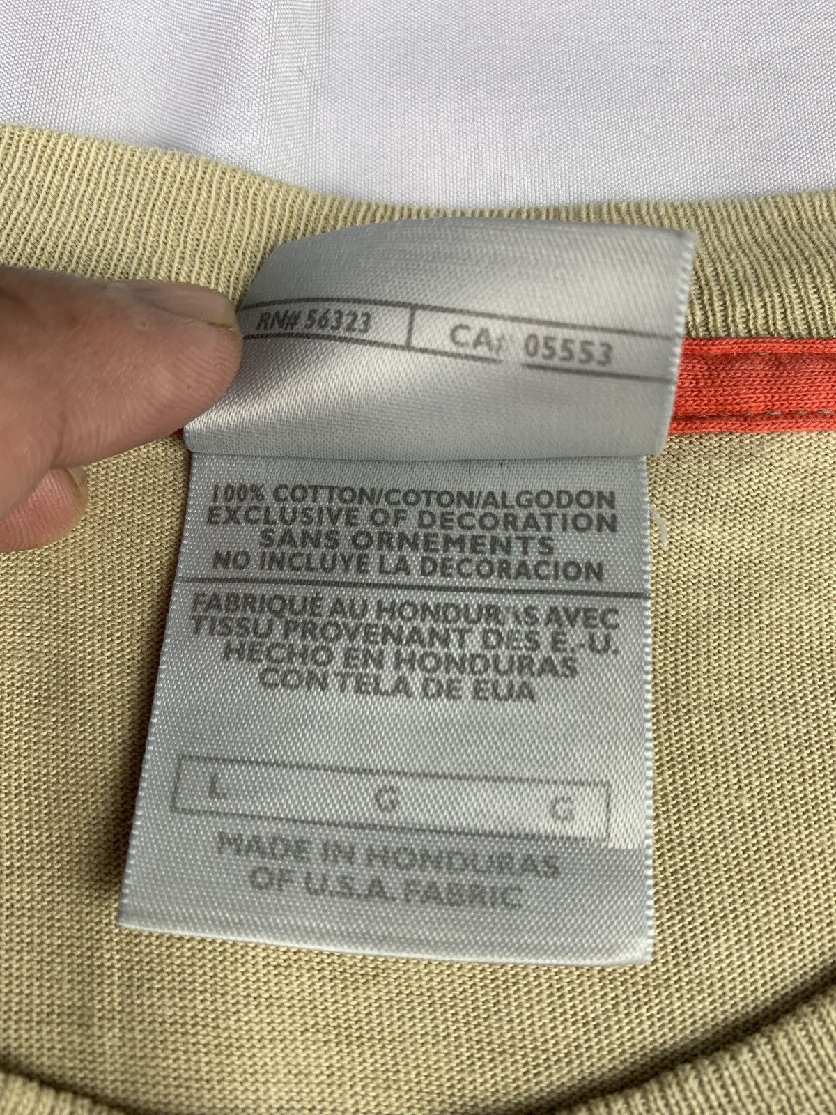 Nike 2000s Nike US Beige Red Small Swoosh Essentials Tee Size US L / EU 52-54 / 3 - 6 Thumbnail