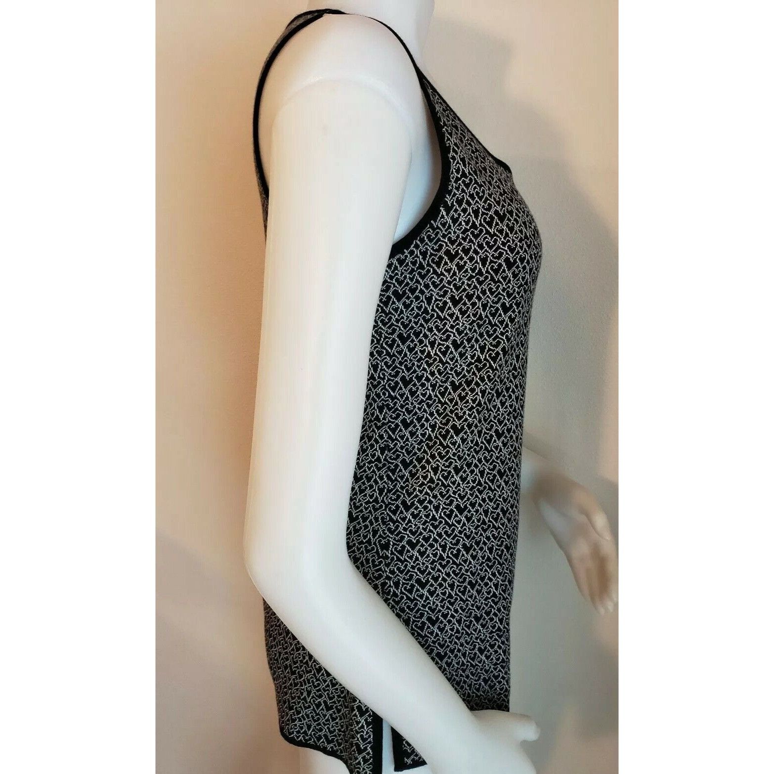 St. John St John Cashmere Blend Sweater Womens Sz Petite P Black Hear Size XS / US 0-2 / IT 36-38 - 7 Thumbnail