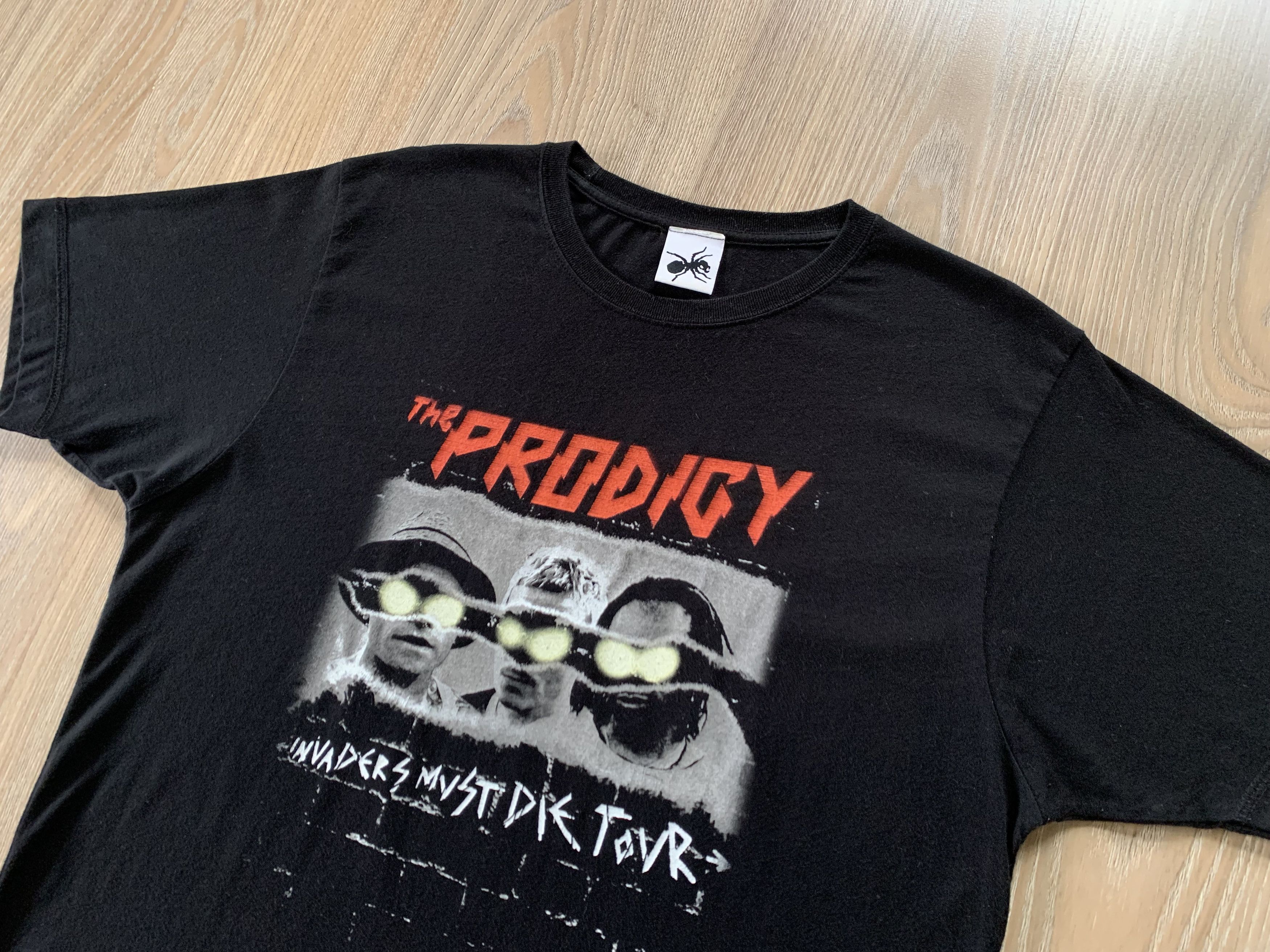 Vintage The Prodigy Invaders Must Die 2009 T-Shirt
