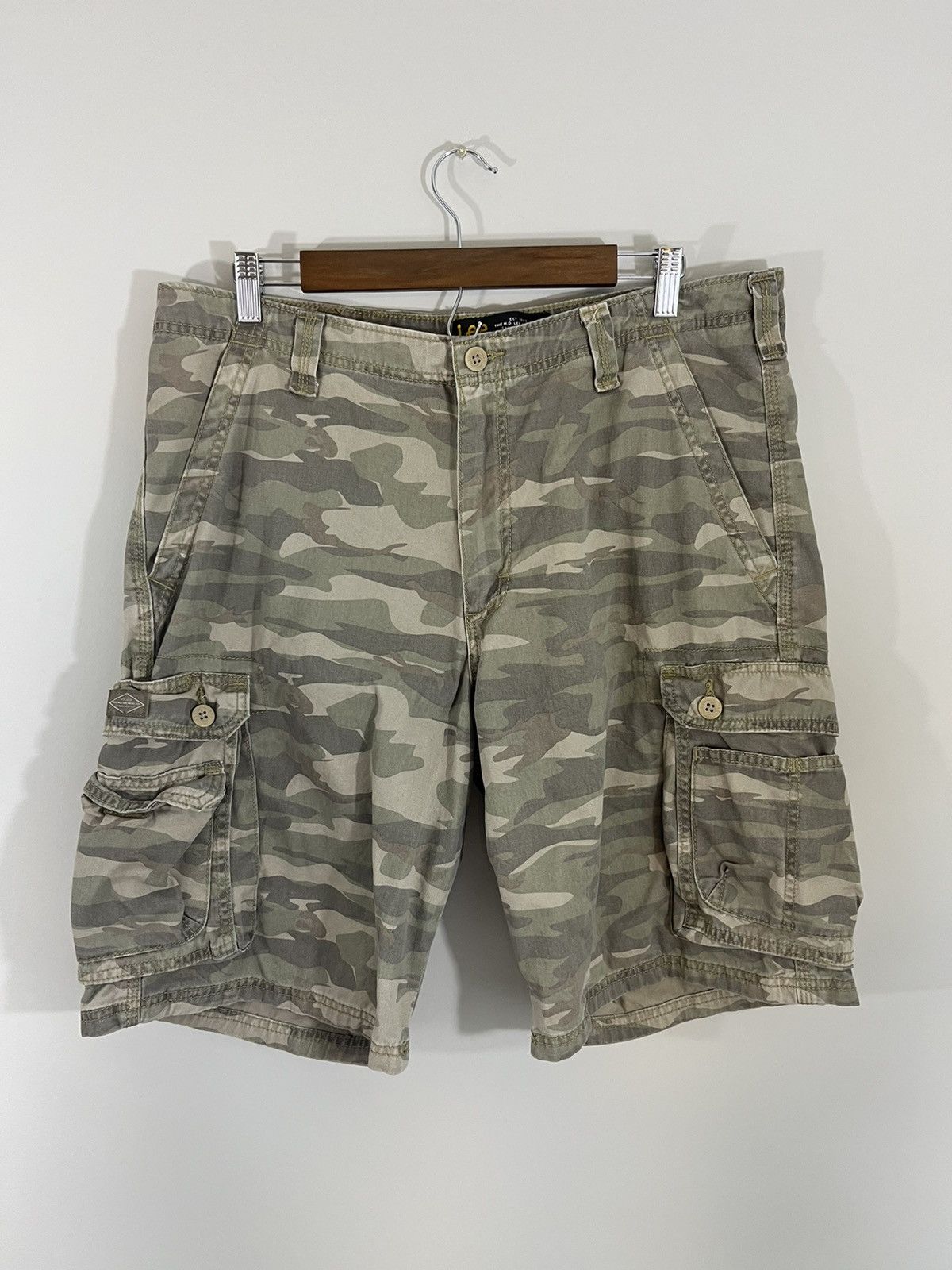 Vintage Vintage LEE Camouflage Pattern Y2K Cargo Shorts | Grailed