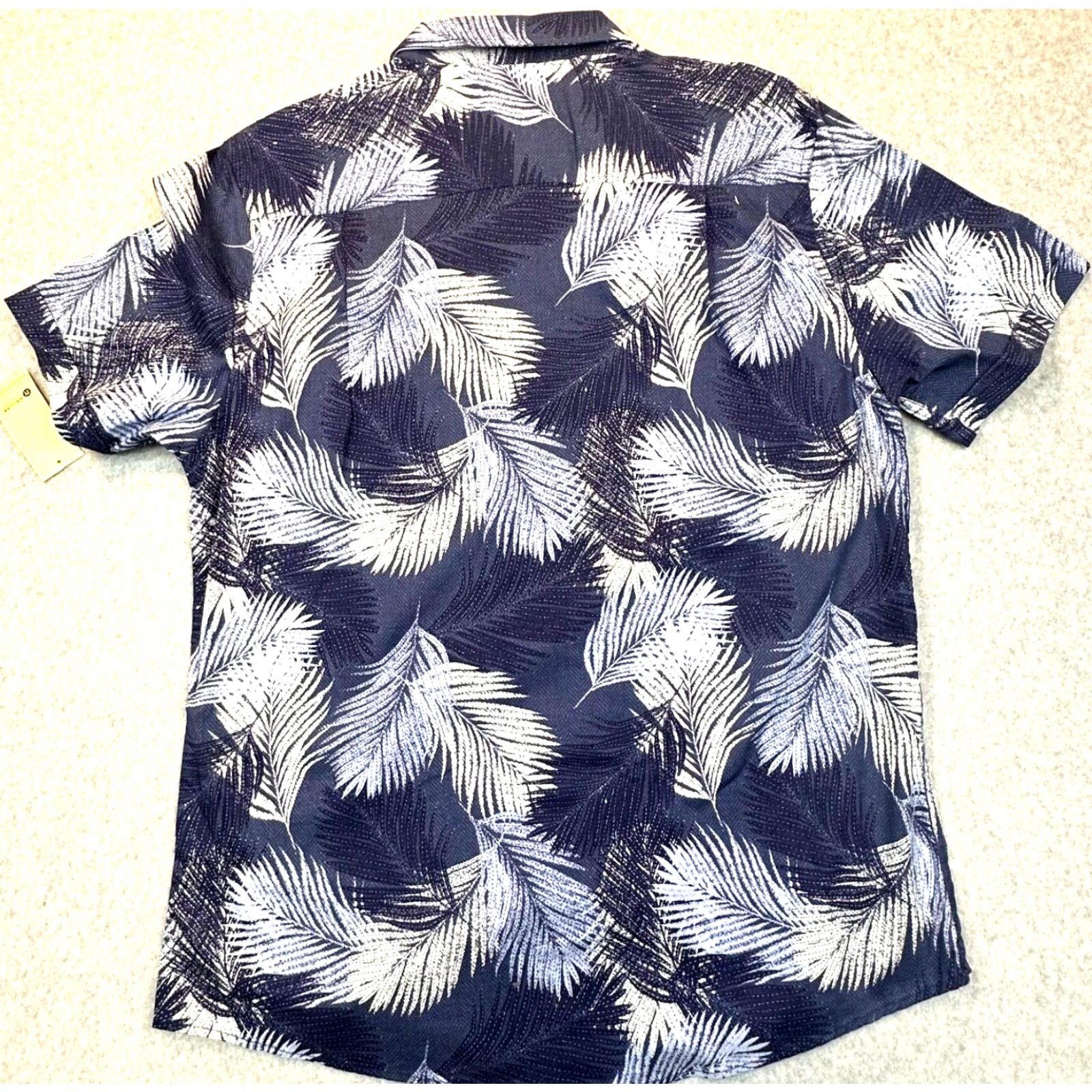 Haggar VINTAGE Haggar Island Ease Button-Up Shirt L Storm Blue Graphic Print Short Sleeve Hawaiian NWT Mens Size US L / EU 52-54 / 3 - 7 Thumbnail