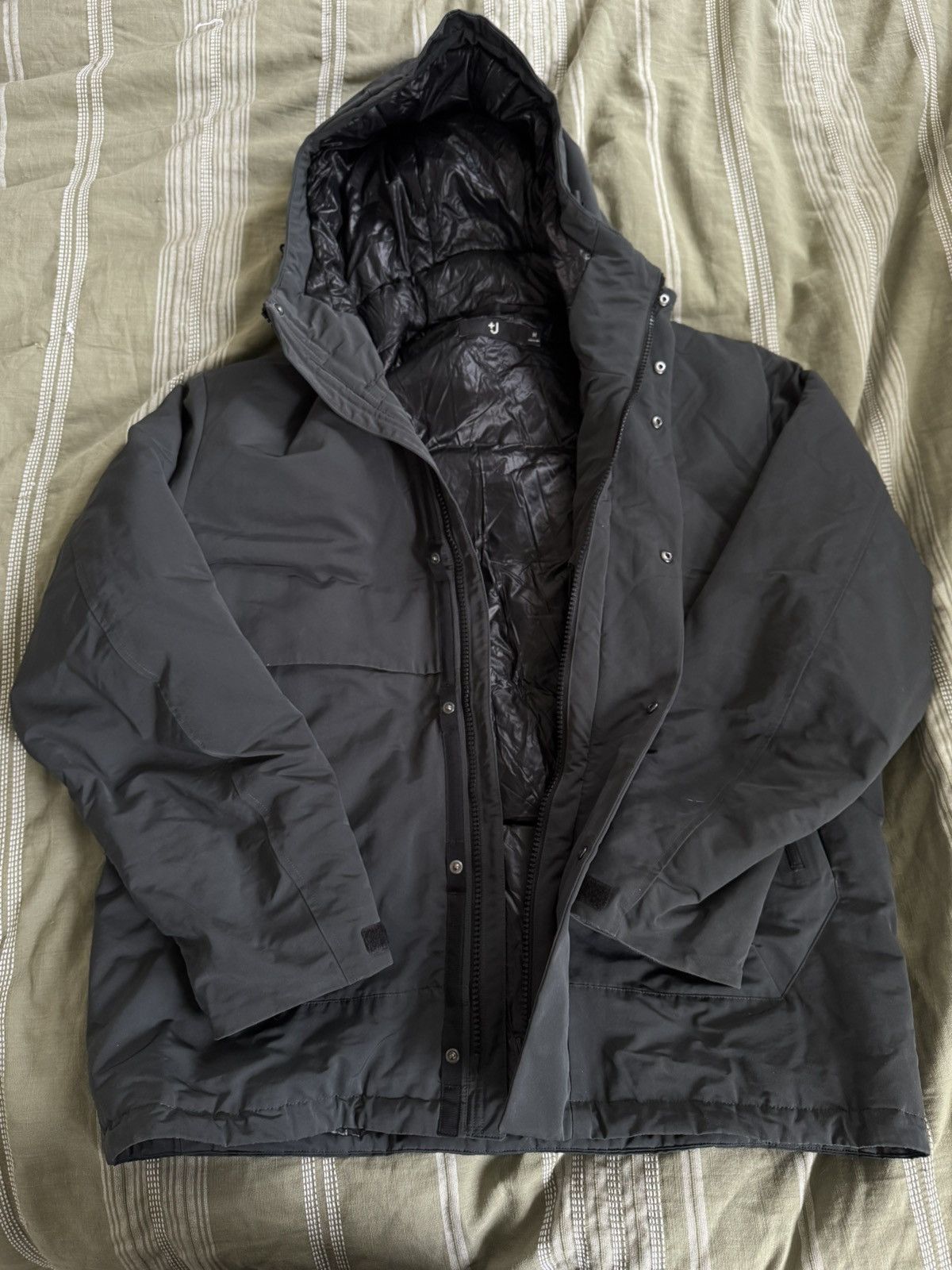 Jil Sander × Uniqlo Uniqlo +J HYBRID DOWN OVERSIZED PARKA Size US M / EU 48-50 / 2 - 4 Thumbnail