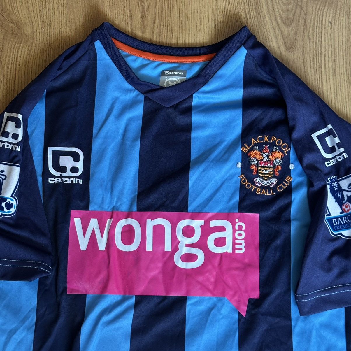 Other Blackpool 2010/2011 Carbrini Third Football Shirt 31 Keinan Size US M / EU 48-50 / 2 - 2 Thumbnail