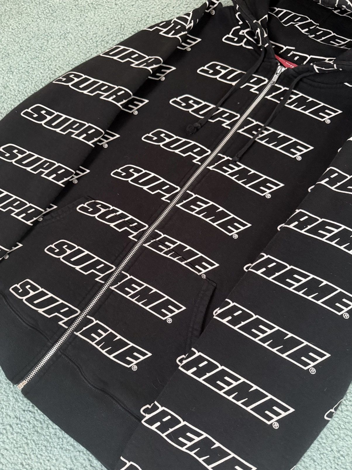 Supreme Supreme SS18 Repeat All Over Logo Print Full Zip Up Hoodie Size US M / EU 48-50 / 2 - 2 Thumbnail
