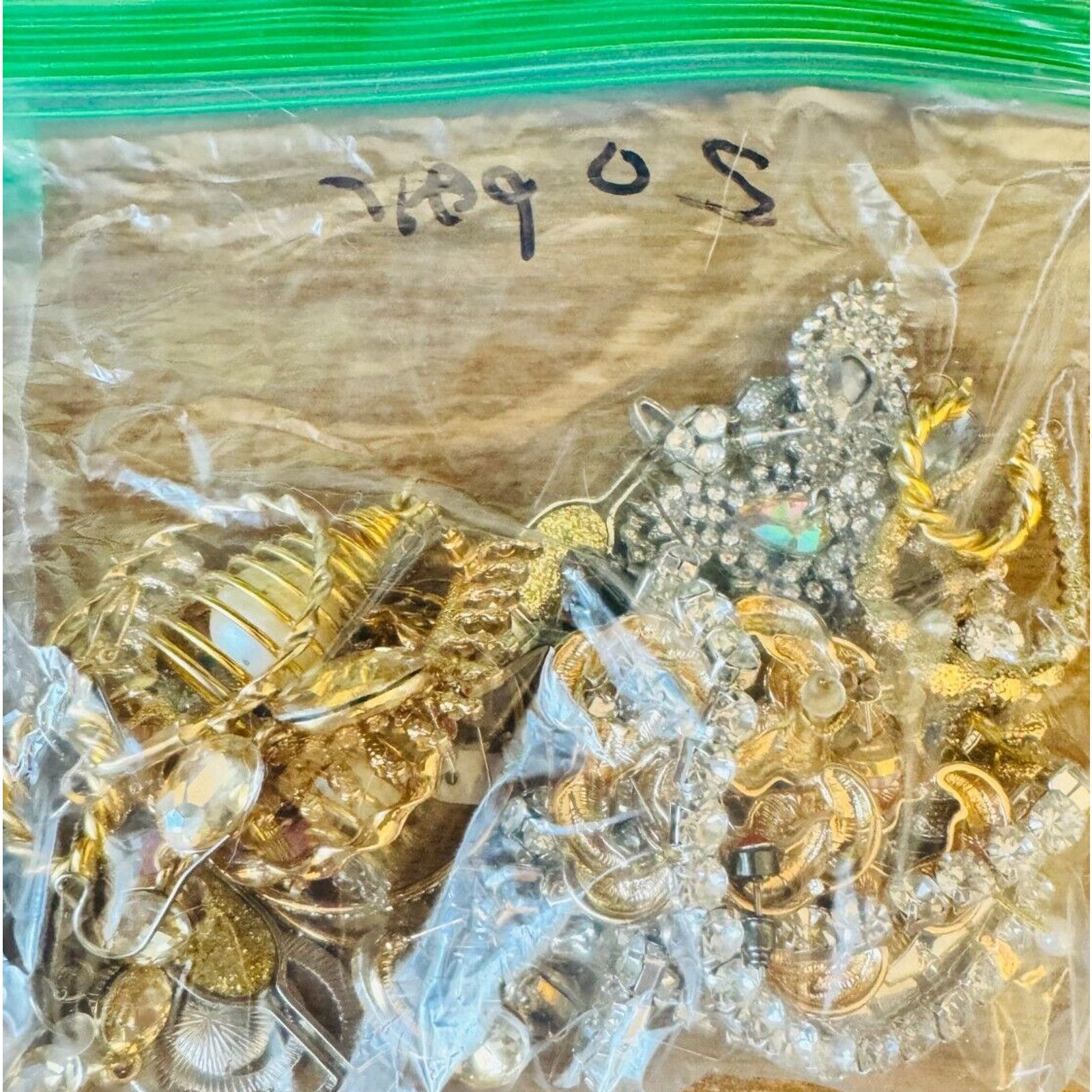 The Unbranded Brand 20 Pairs Vintage To Now Earrings Sets - Variety Lots Size ONE SIZE - 4 Thumbnail