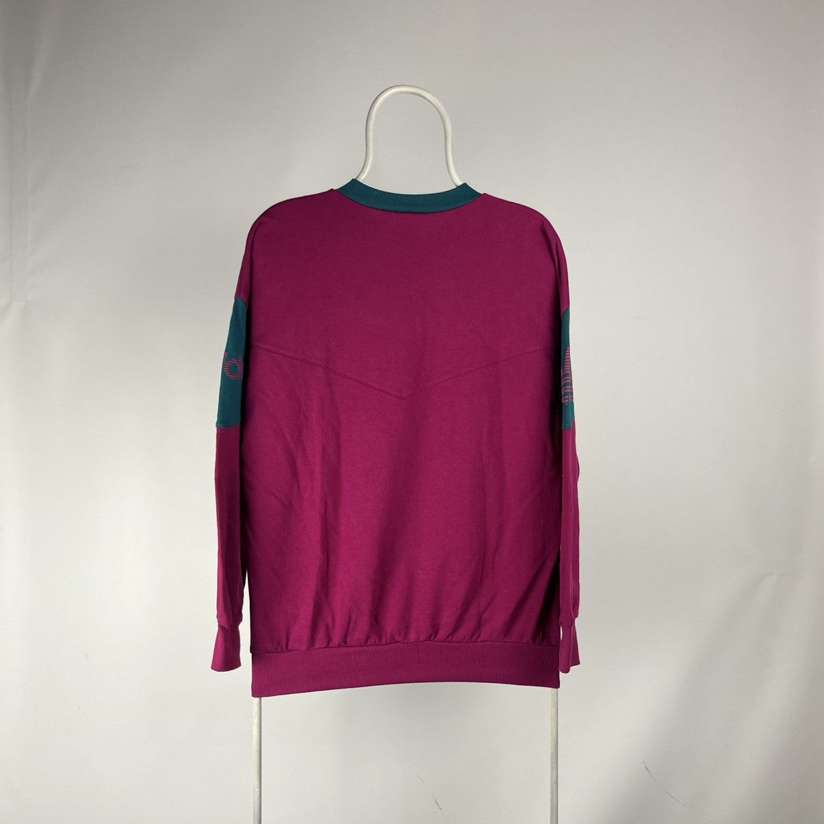 Adidas Vintage Adidas Raspberry Sweatshirt size Medium Size US M / EU 48-50 / 2 - 2 Thumbnail