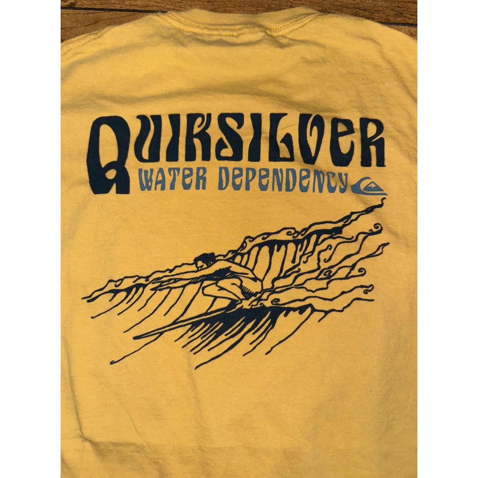 Quiksilver Quicksilver T-Shirt Yellow Medium Mens M Water Dependency 18x25.5 Size US M / EU 48-50 / 2 - 2 Thumbnail