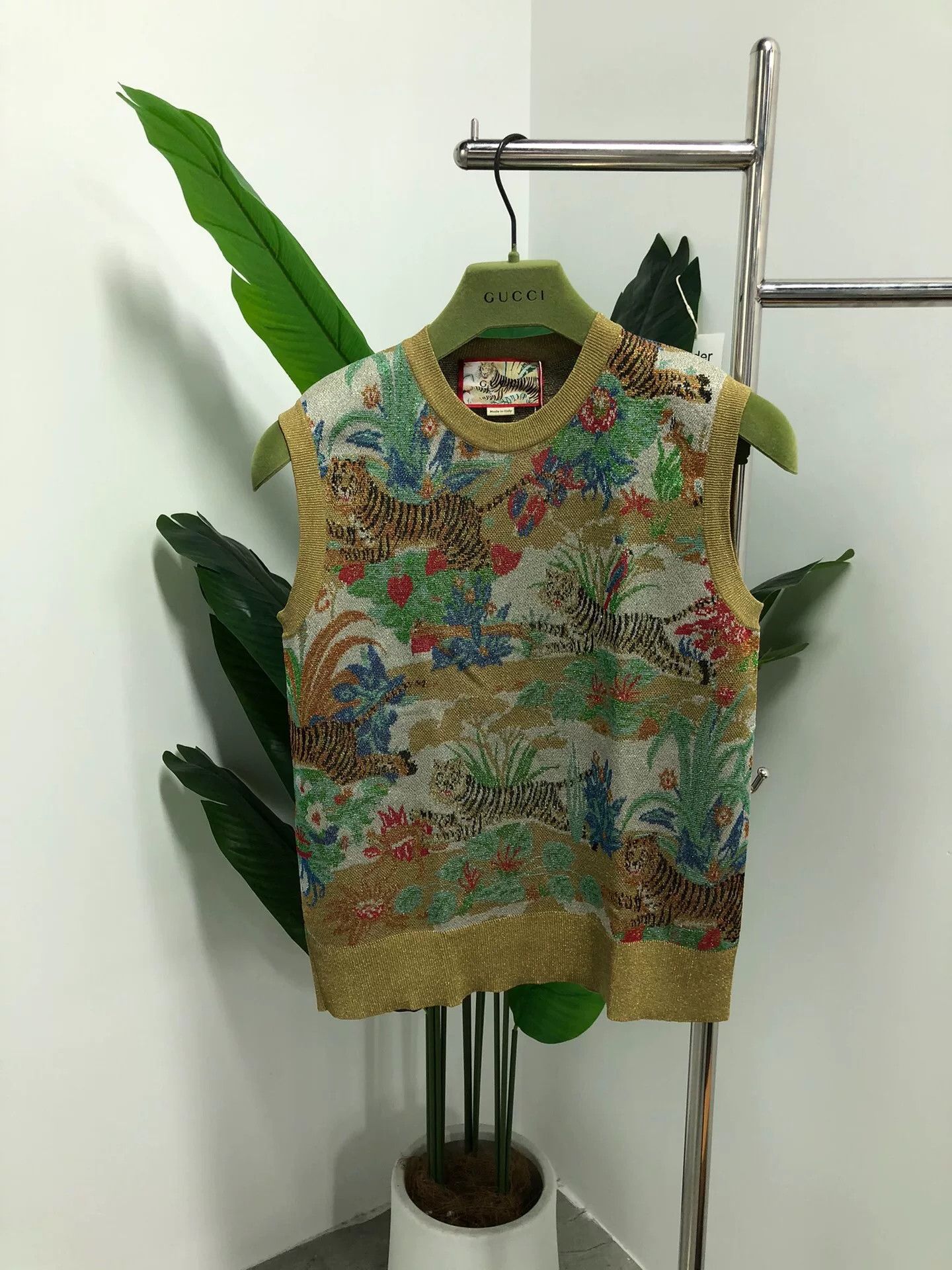 Gucci Gucci Tiger Pattern Print Sleeveless Top Size S / US 4 / IT 40 - 1 Thumbnail