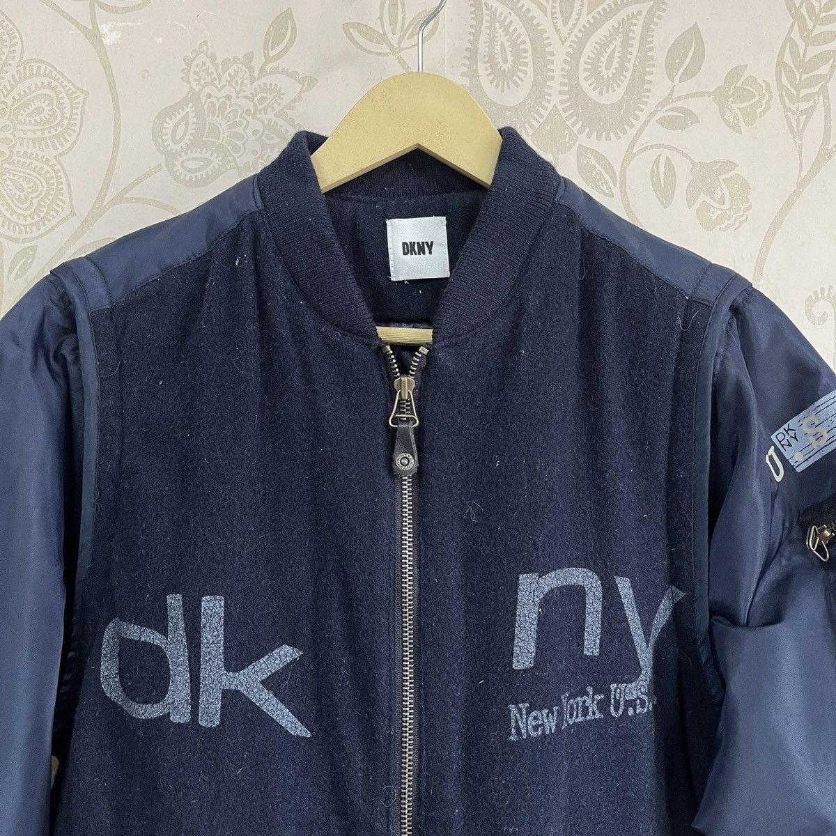 DKNY × Vintage DKNY USA Two Ways Bomber Wool Jacket Size US M / EU 48-50 / 2 - 21 Thumbnail