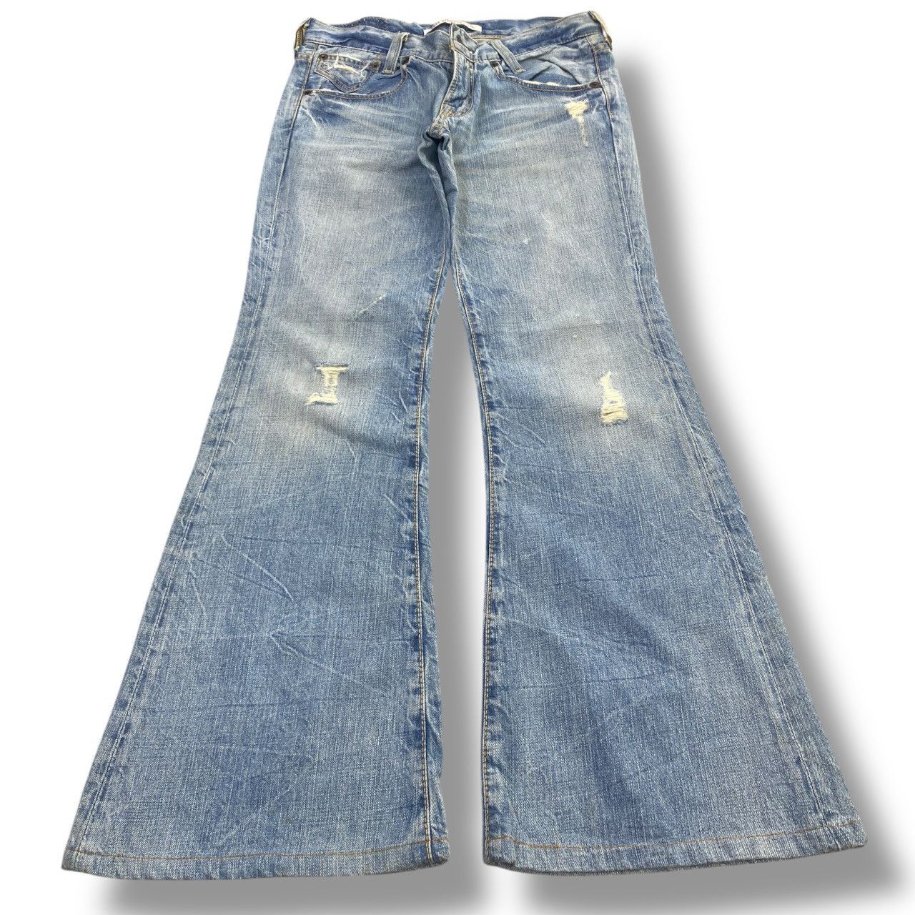Levi's Vintage Levi’s Thunder Light Wash Style Flare Jeans Size US 30 / EU 46 - 1 Thumbnail