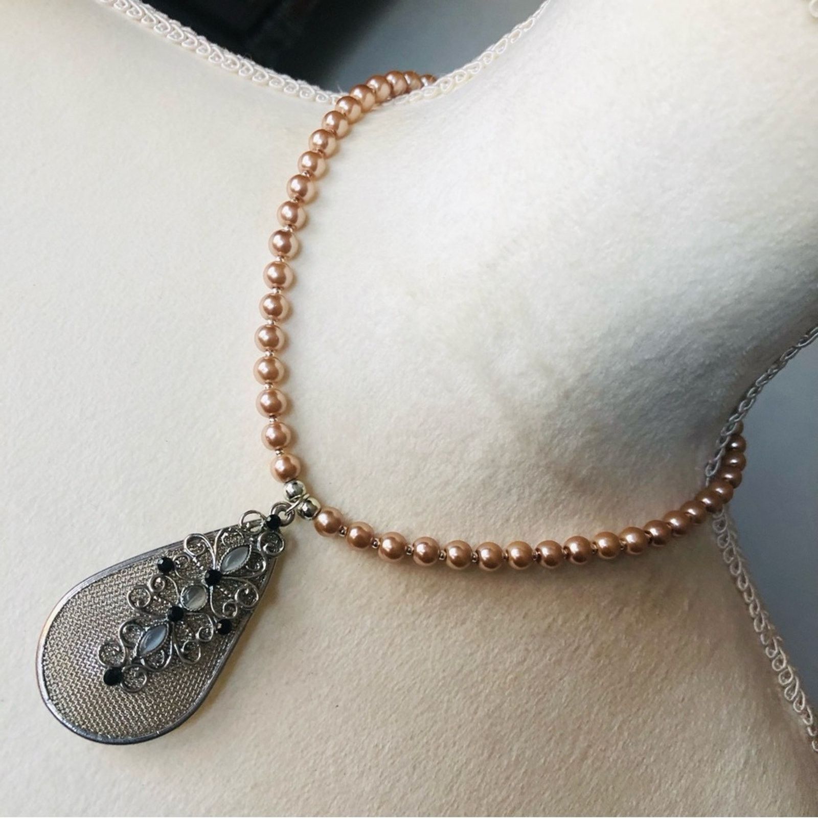 Handmade Handcrafted repurpose stone filigree Pearl necklace Size ONE SIZE - 1 Thumbnail