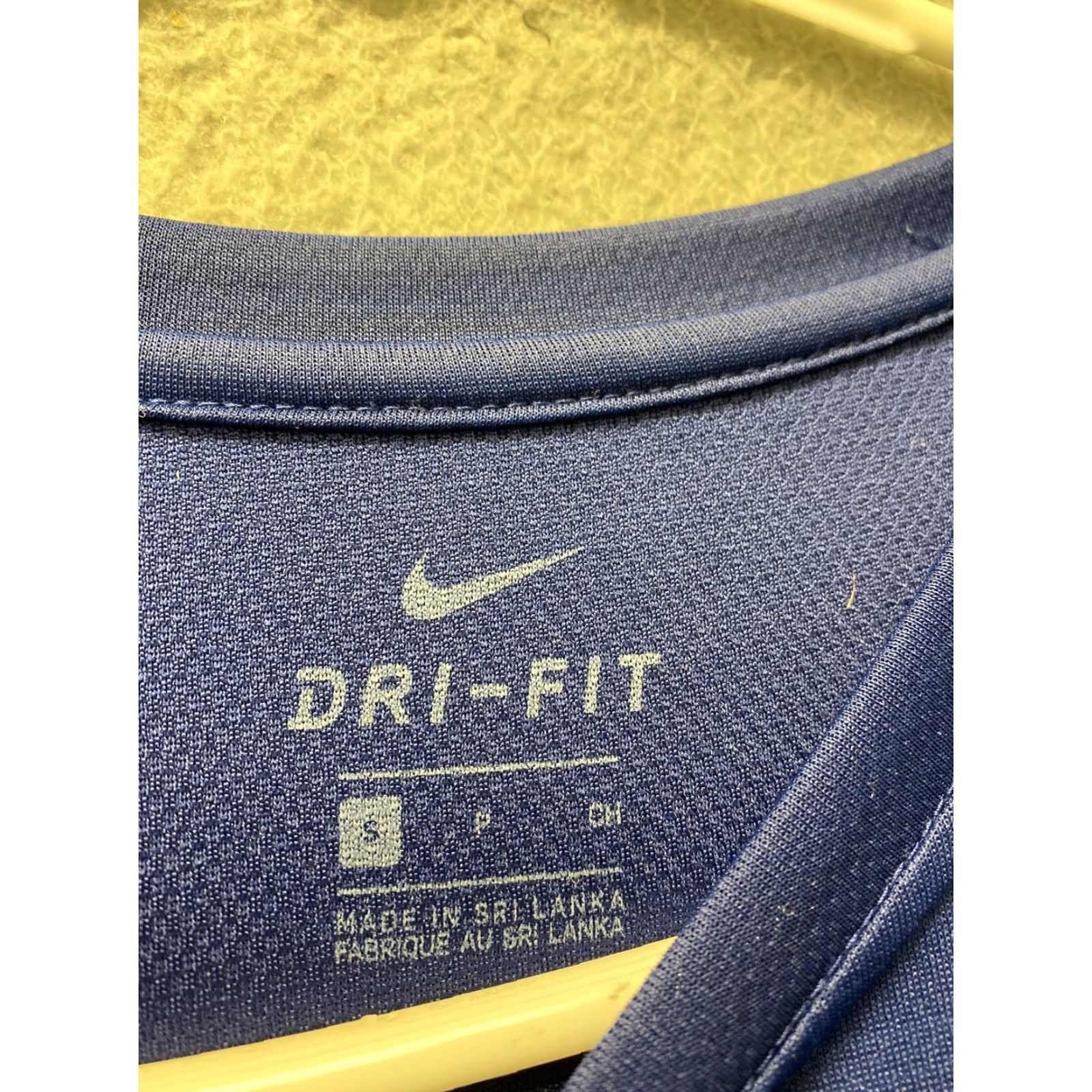 Nike Nike Dri-Fit Shirt Men S Blue Oversized Logo Running Workout Crew-Neck /104-28 Nike Dri-Fit Product Line T-Shirt Gel? Size US S / EU 44-46 / 1 - 5 Thumbnail