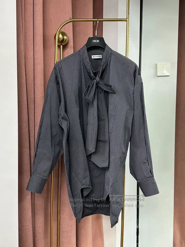 Balenciaga Balenciaga Long sleeve shirt with blue vertical stripes an Size XXS / US 00 / IT 34 - 2 Thumbnail