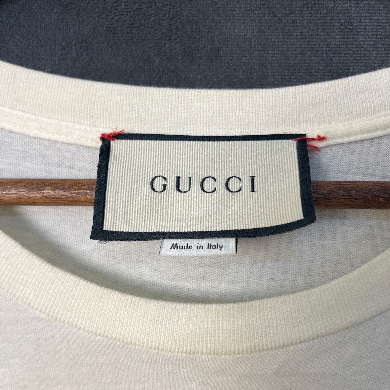 Gucci Gucci White and purple back logo short sleeves 2501-Nextarr Size US S / EU 44-46 / 1 - 3 Thumbnail
