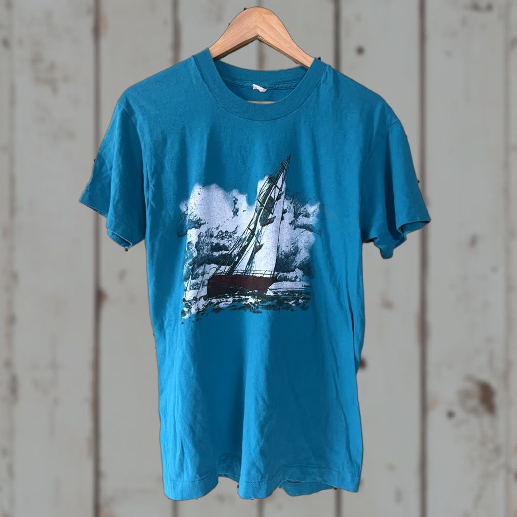 TEE JAYS VINTAGE 80s Sailboat Graphic Blue XL T-Shirt USA Short Sleeve Men Tee Jays Regular Cotton Blend Graphic Tee Punk Sailboat Navy Blue 1980s Mens Size US L / EU 52-54 / 3 - 1 Thumbnail
