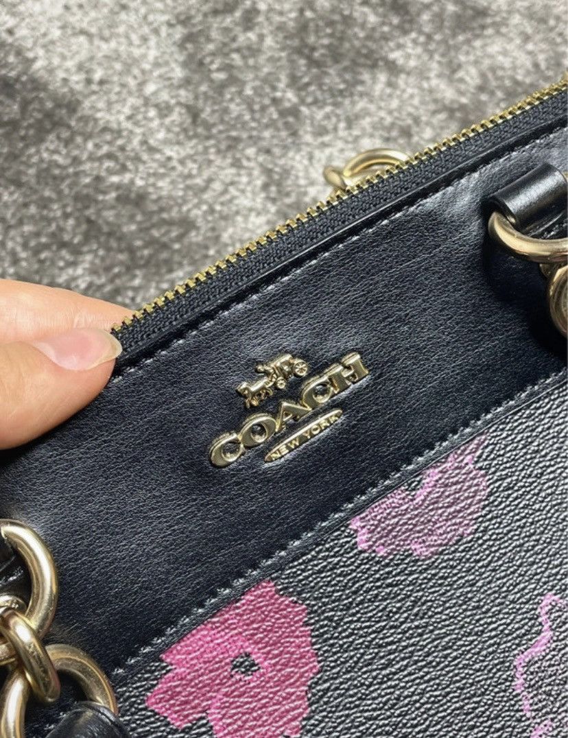 Coach Coach Floral Leather Bag Matching Wallet Set Gold Hardware Size ONE SIZE - 7 Thumbnail
