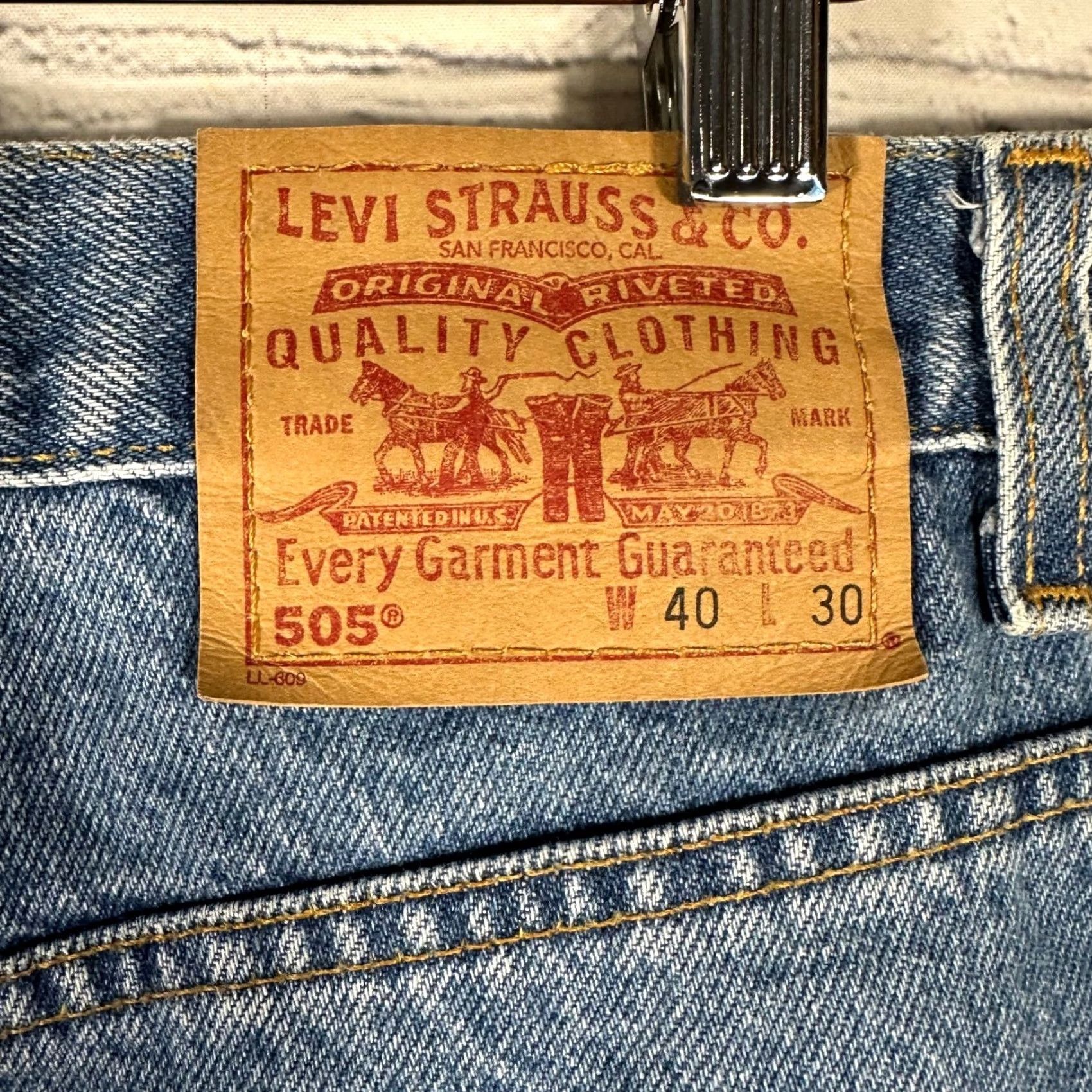 Levi's Levi's 505 Regular Fit Straight Leg Jeans Mens 40x30 Medium Wash Blue Denim Size US 40 / EU 56 - 4 Thumbnail