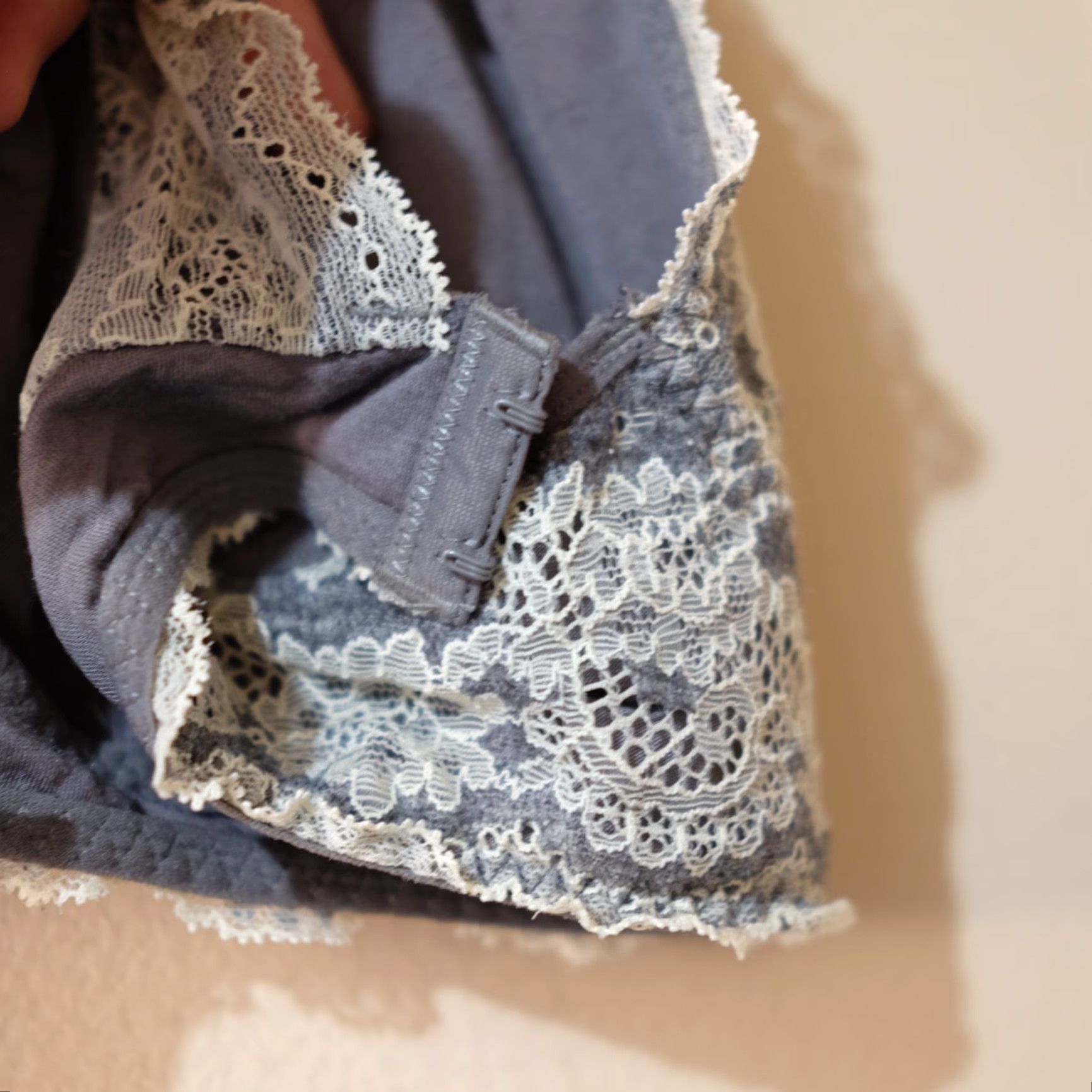 Vintage Felina Wireless Unpadded Lace Bralette Bra Grey/Cream Size L Felina Bra L Grey/Cream Women Bralette 90s? Size ONE SIZE - 4 Thumbnail