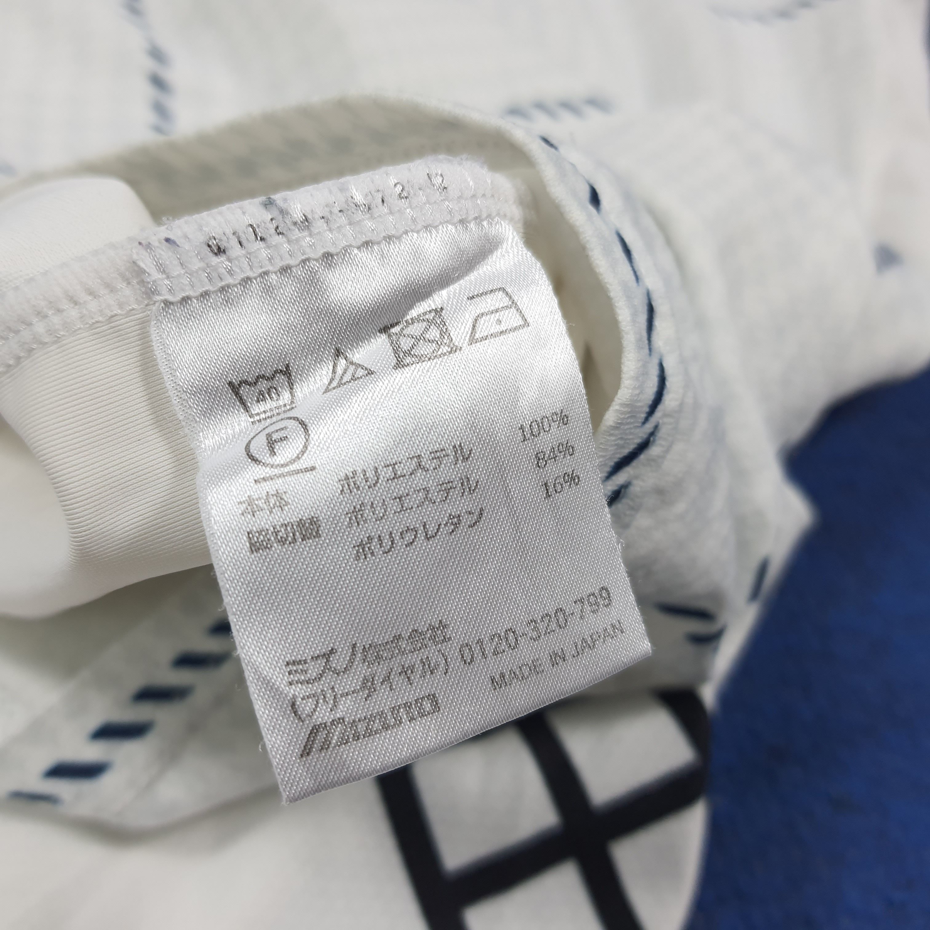 Mizuno Vintage Nagoya Grampus Eight J-League Away Jersey C285N56 Size US M / EU 48-50 / 2 - 9 Thumbnail