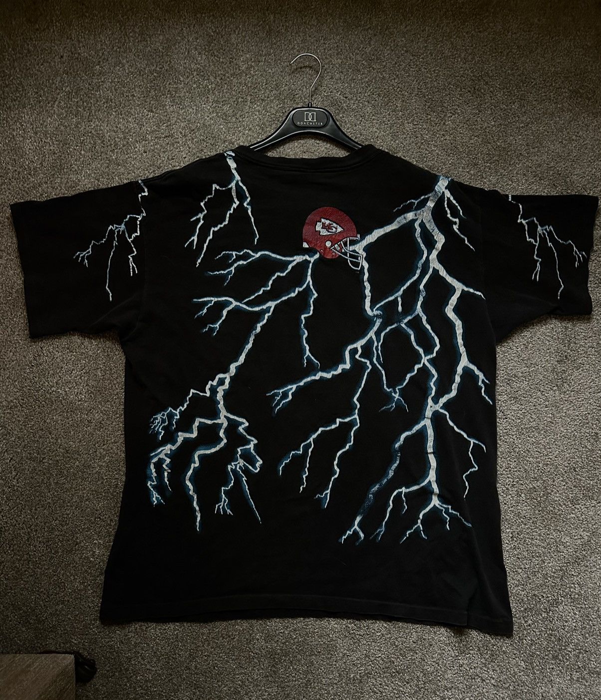Salem Sportswear × Vintage 1993 Salem Sportswear Chiefs Lightning Tee Size US XL / EU 56 / 4 - 2 Thumbnail