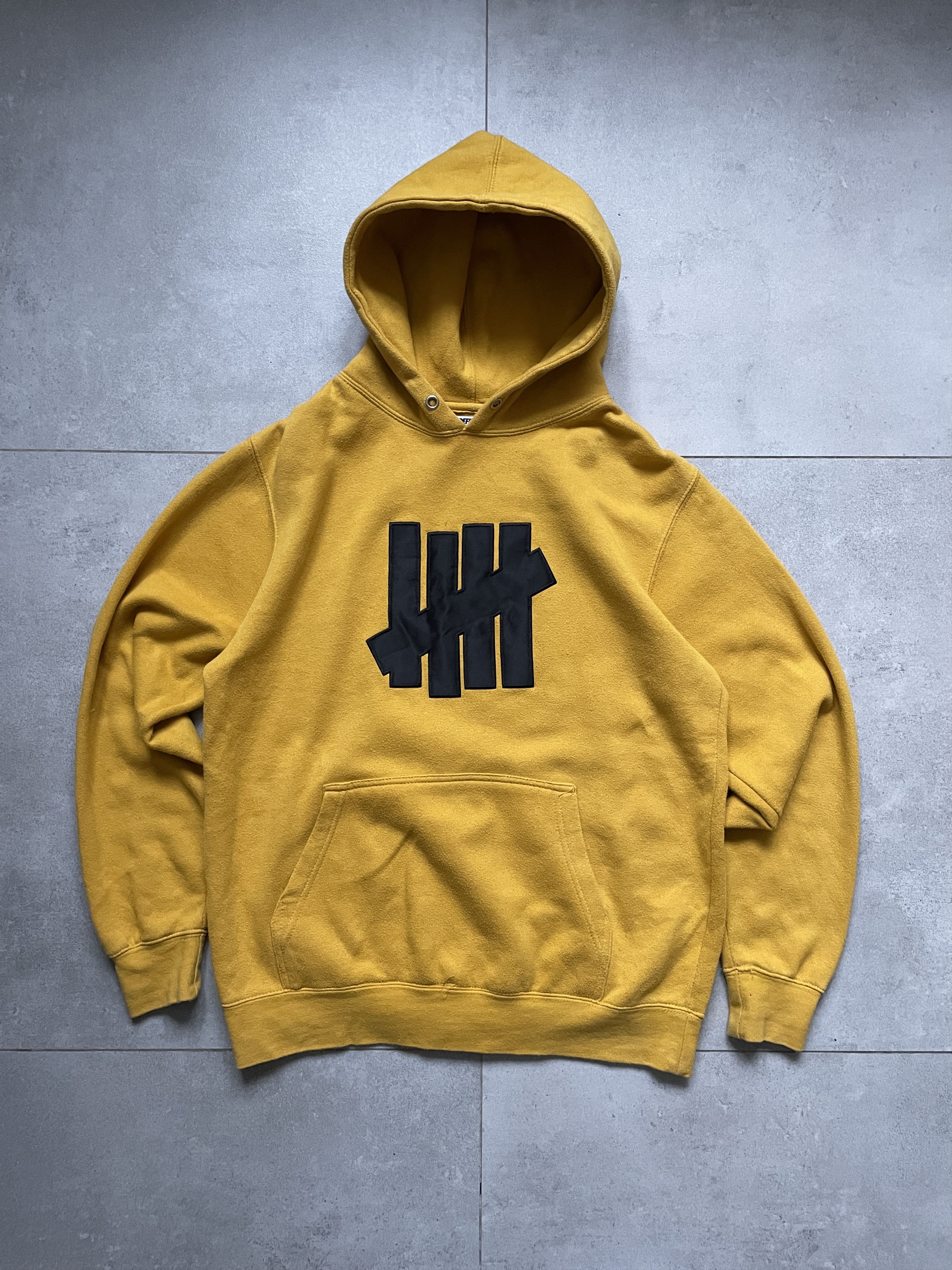 Undefeated YELLOW UNDEFEATED STREETWEAR HOODIE Size US S / EU 44-46 / 1 - 1 Thumbnail