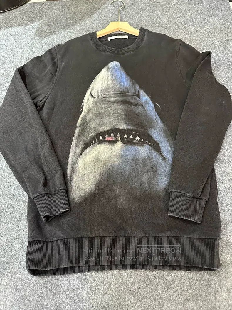 Givenchy Givenchy Black Shark Print Hoodie Size US S / EU 44-46 / 1 - 1 Thumbnail