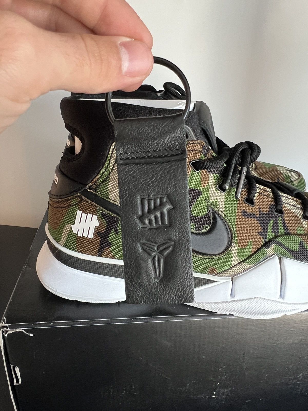 Nike NIKE KOBE 1 PROTRO X UNDEFEATED Size US 7 / EU 40 - 7 Thumbnail