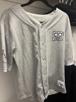 Disney Gray Disney baseball jersey with back and front detail Size US M / EU 48-50 / 2 - 1 Thumbnail