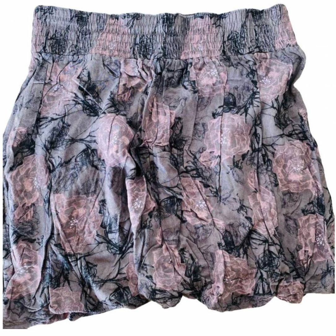 Vintage VINTAGE Y2K Grey Pink Floral Mini Skirt High Or Low Rise Size 30" / US 8 / IT 44 - 11 Thumbnail