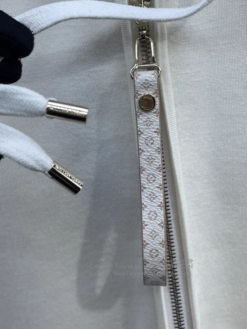 Louis Vuitton Presbyopic cap paneled hoodie
