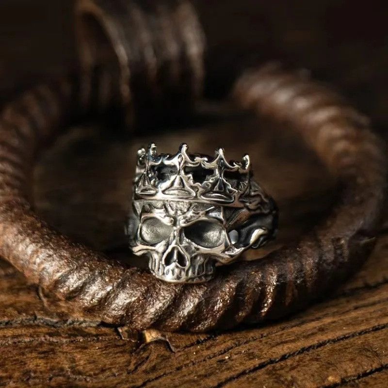 Jewelry x Vintage Retro Crown Skull Ring in Silver, Men's
