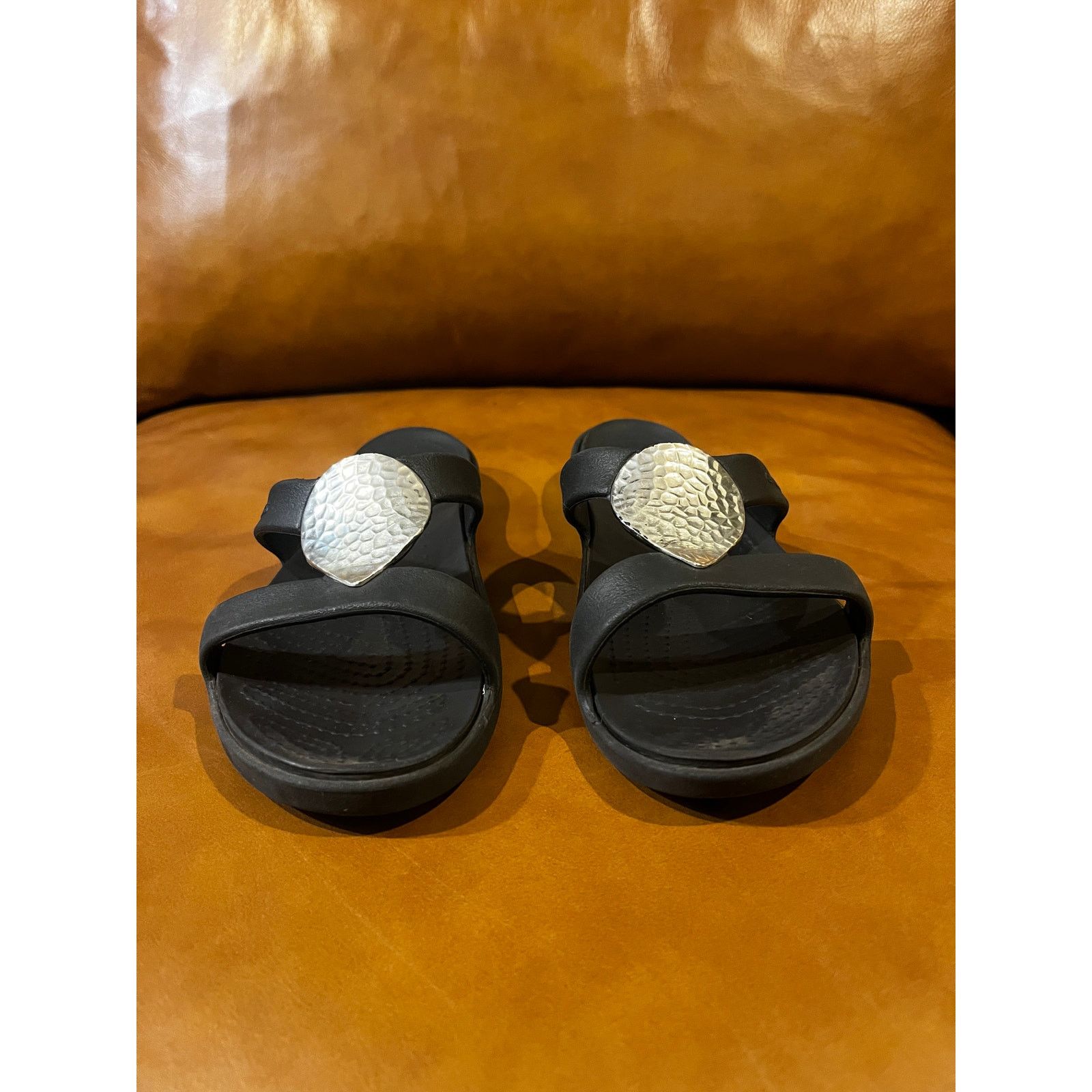 Crocs Crocs Sanrah Hammered Tear Drop Slide Sandals Black 8 Size US 8 / IT 38 - 4 Thumbnail