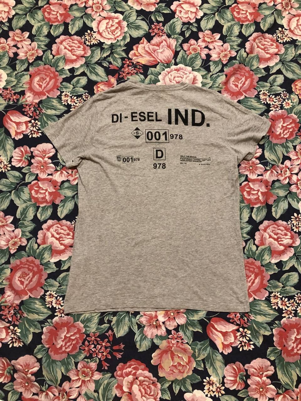 Diesel big print T-Shirt Diesel logo gray Y2K Vintage size M Size US M / EU 48-50 / 2 - 11 Thumbnail