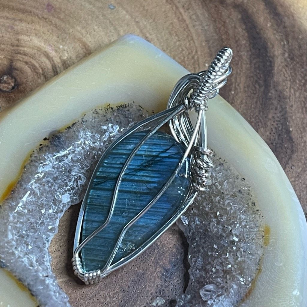 Handmade Artisan handmade barcode blue flash lined labradorite pendant wire wrap necklace silver-plated copper energy Size ONE SIZE - 5 Thumbnail