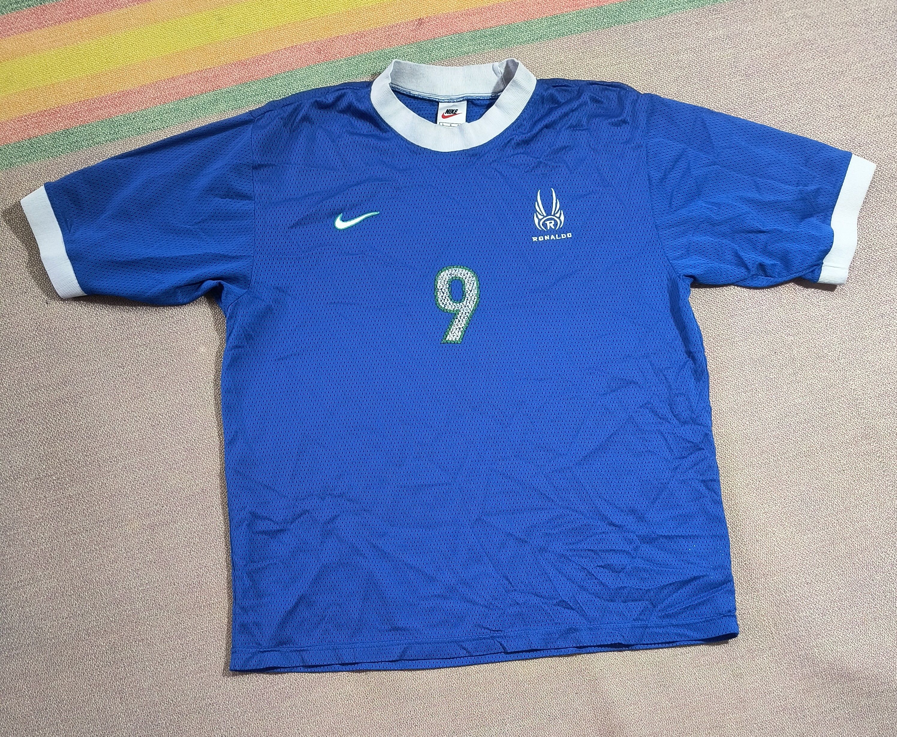 Nike Vintage Nike Ronaldo R9 90s away jersey Size US L / EU 52-54 / 3 - 2 Thumbnail