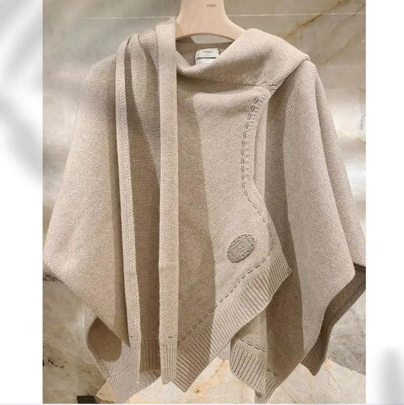 Fendi Fendi Beige Wool Women's Knit Sweater 0089 Size M / US 6-8 / IT 42-44 - 1 Thumbnail