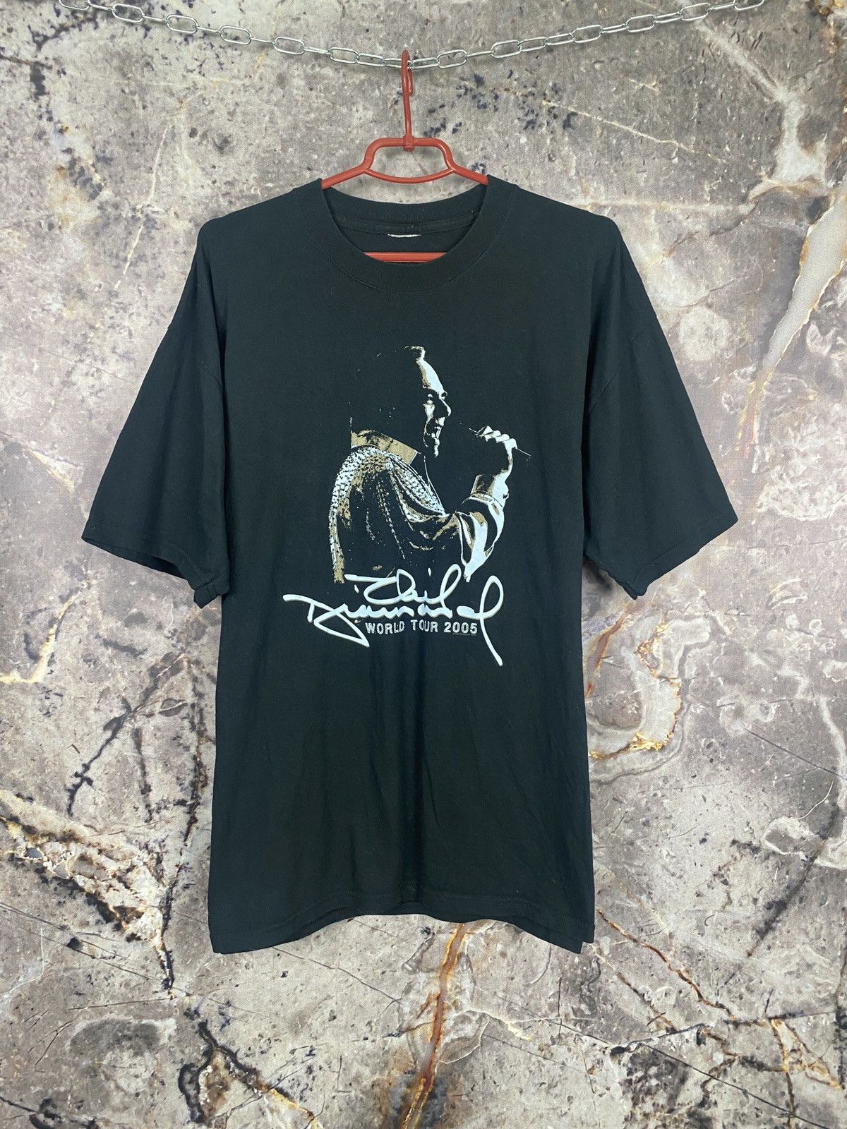 Vintage Men’s Neil Diamond World Tour 2005 T-Shirt Size XL Size US XL / EU 56 / 4 - 1 Thumbnail