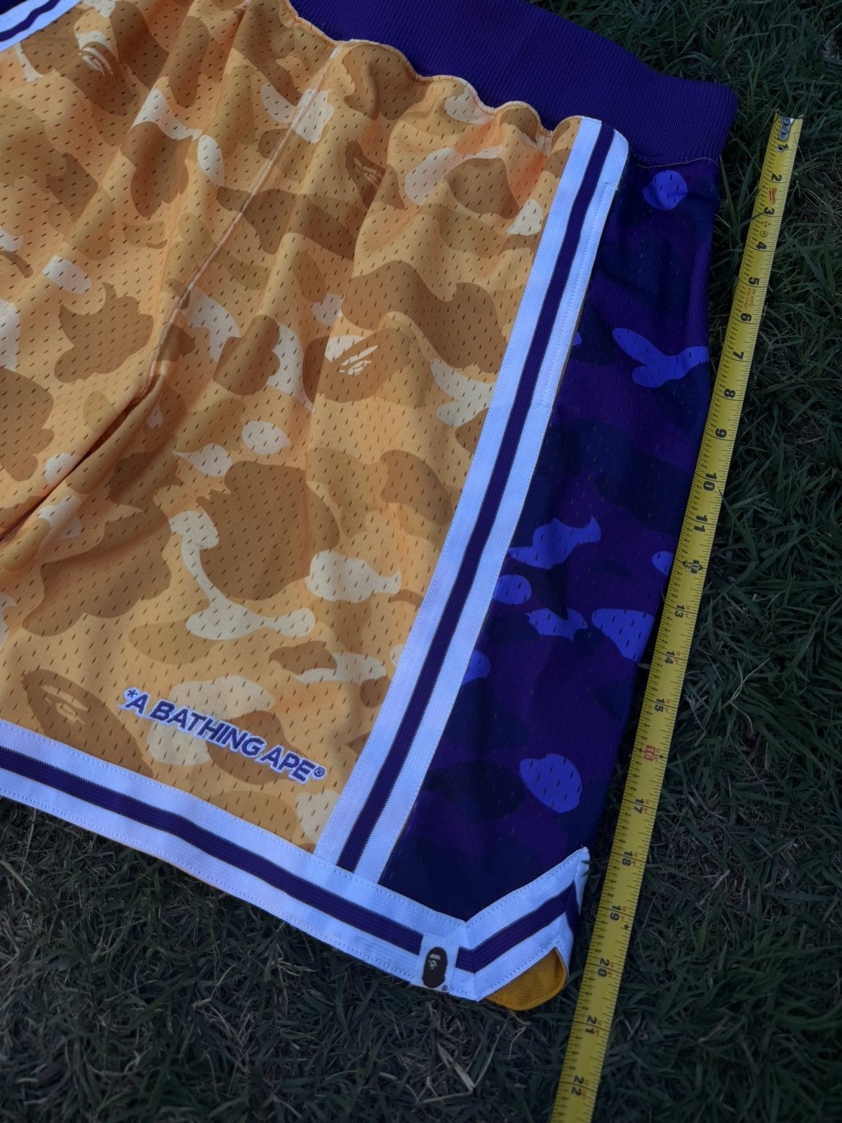 Bape × Mitchell & Ness × NBA Los Angeles Lakers Gold M&N x BAPE Camo Shorts Size US 38 / EU 54 - 11 Thumbnail