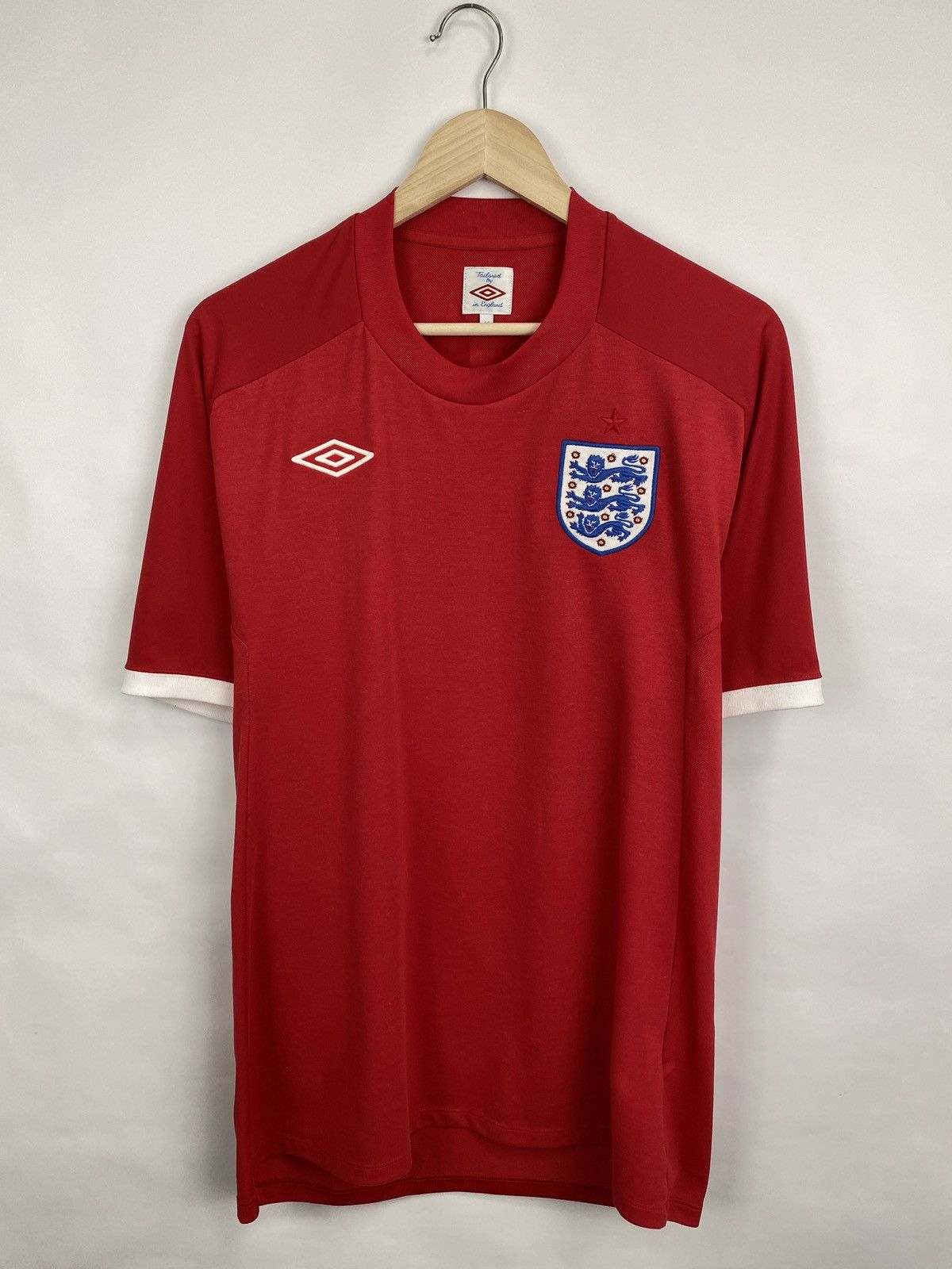 Umbro 🏴󠁧󠁢󠁥󠁮󠁧󠁿 England Umbro 2016 Soccer Jersey Training Rare Retro Hype Size US L / EU 52-54 / 3 - 3 Thumbnail