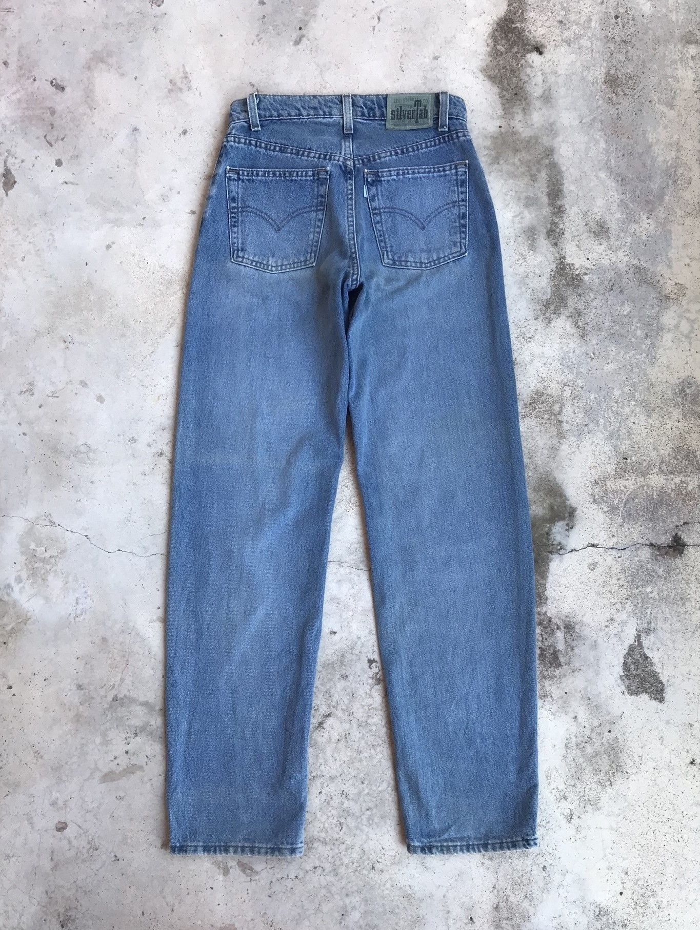 Levi's × Vintage Vintage Silvertab 90s Levis relaxed fit dirty bluewash W29 Size US 29 - 11 Thumbnail