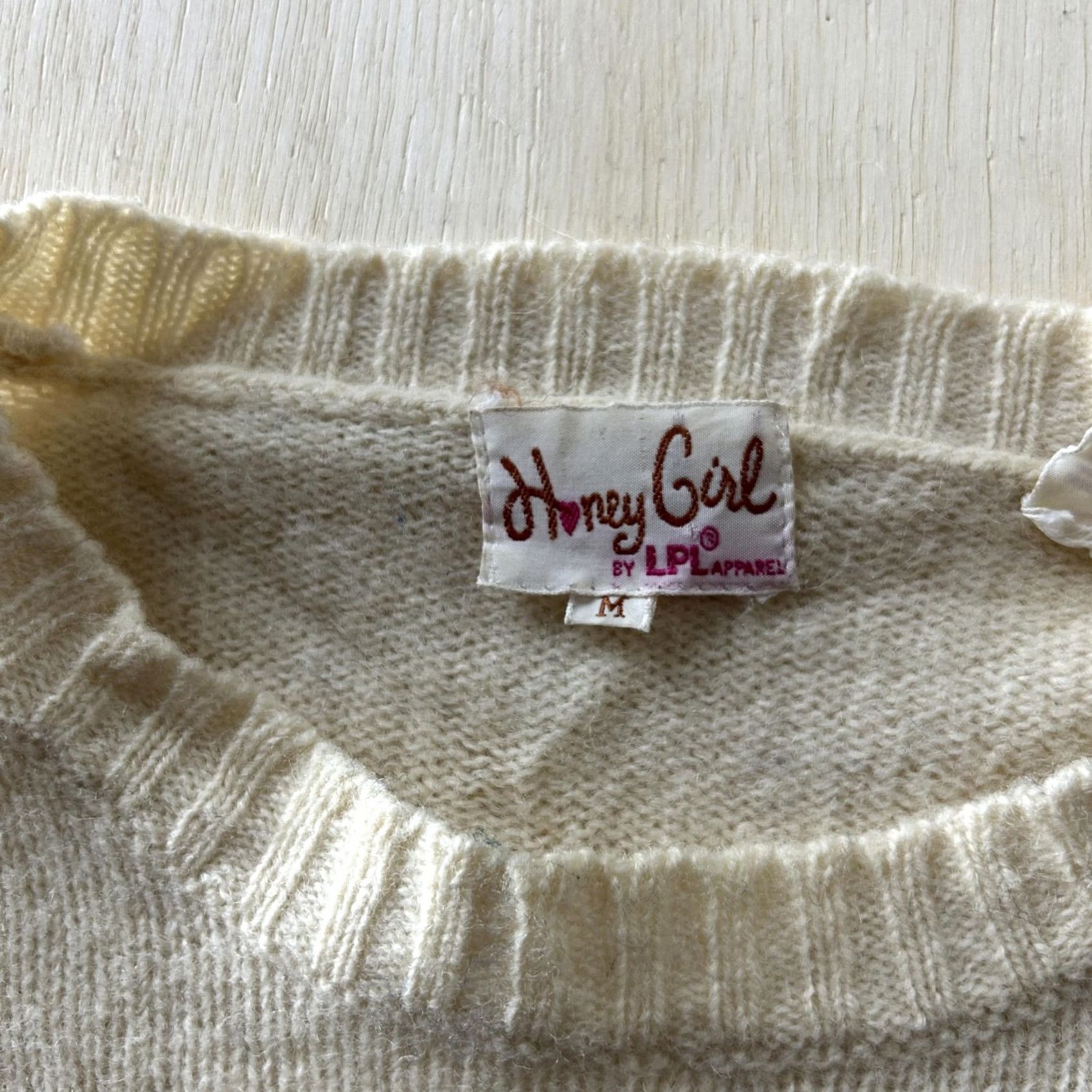 Vintage VINTAGE Honey Girl Sweater Juniors M Wool Crewneck Pullover Long Sleeve White/Off-White Size M / US 6-8 / IT 42-44 - 4 Thumbnail