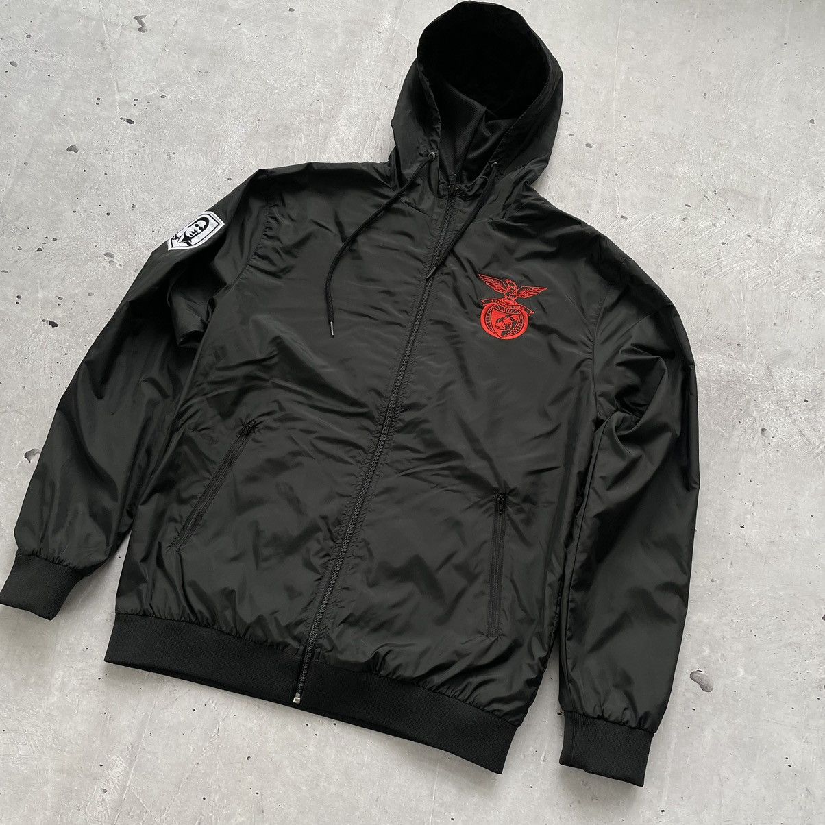 Vintage Vintage SL Benfica football rain jacket y2k Size US L / EU 52-54 / 3 - 6 Thumbnail