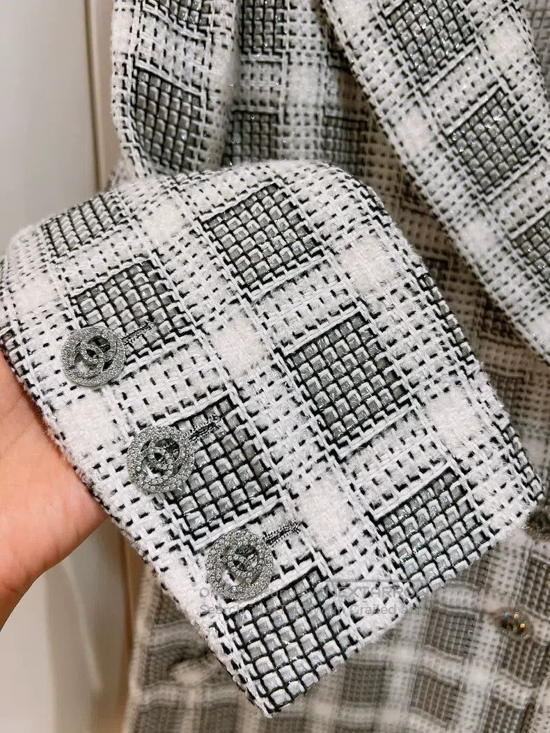 Chanel Chanel Black and white knitted plaid jacket Size XXS / US 00 / IT 34 - 6 Thumbnail
