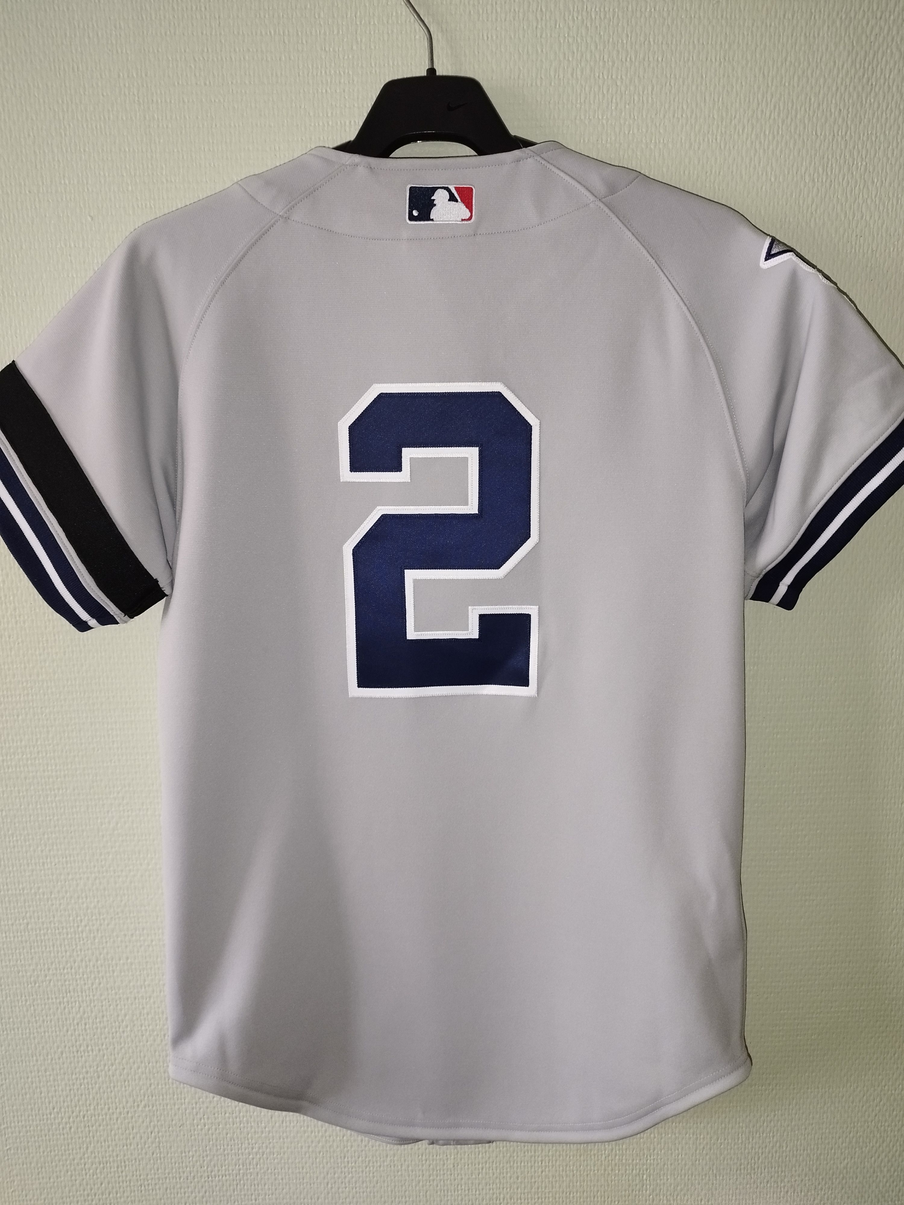 Mitchell & Ness Derek Jeter New York Yankees 2000 Authentic Throwback Jersey Size US S / EU 44-46 / 1 - 11 Thumbnail