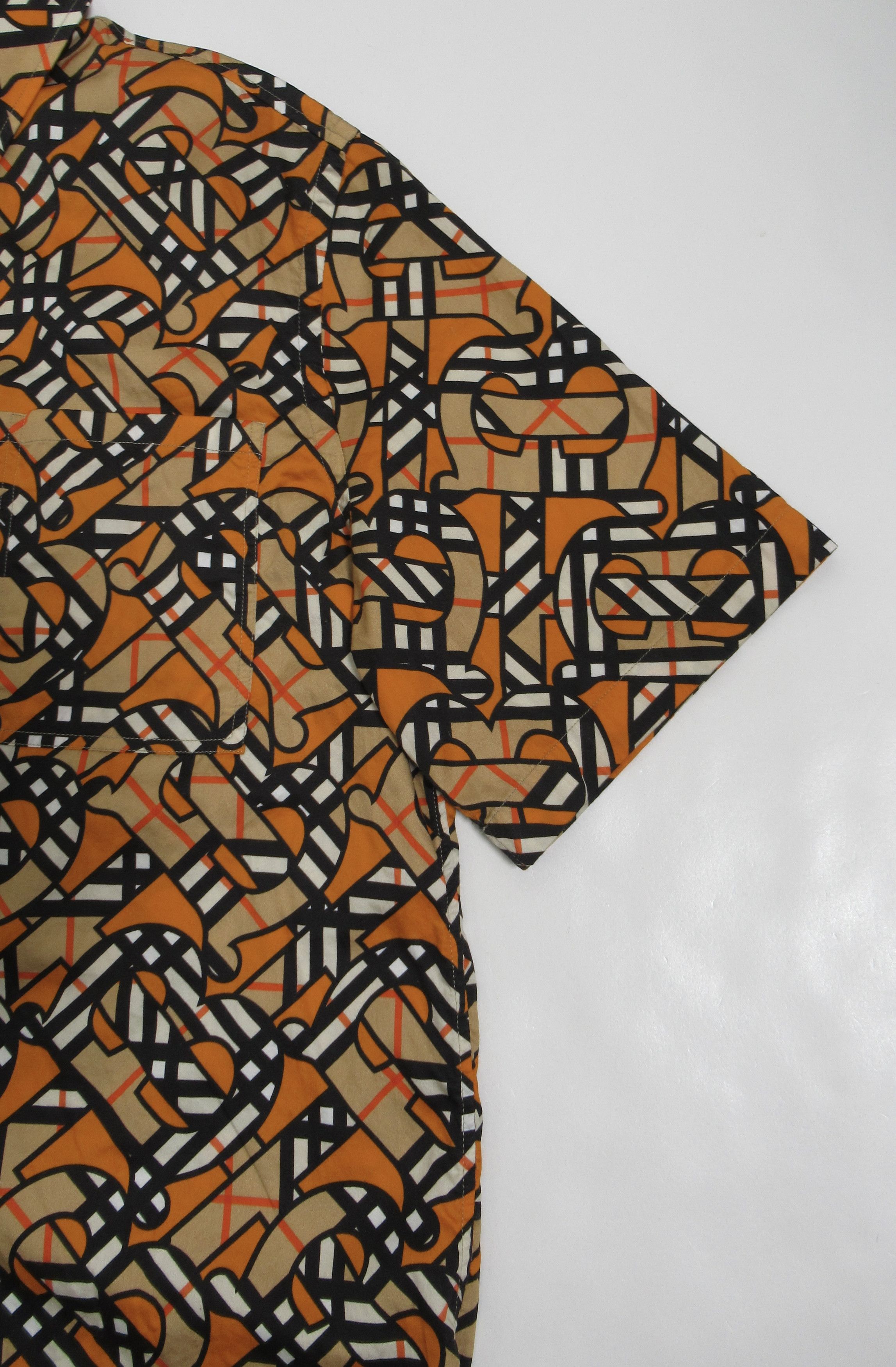 Burberry Burberry TB Monogram-Print Short Sleeve Shirt Archive Beige Size US S / EU 44-46 / 1 - 5 Thumbnail