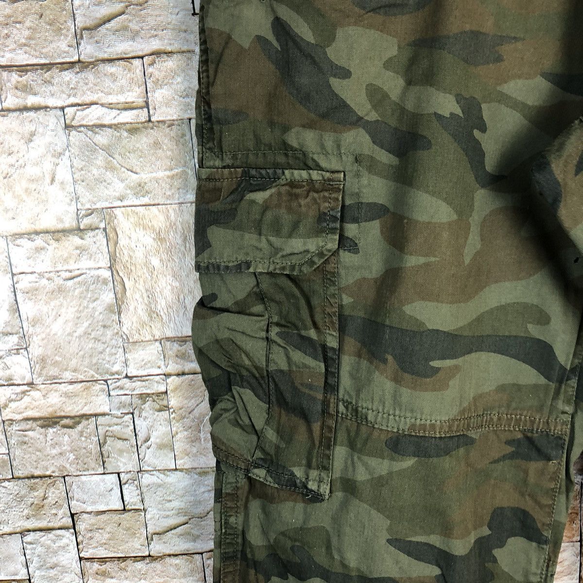 LOWRYS FARM Lowrys Farm Pantera Camo Green Cargo Multipocket Pants #A592 Size US 31 - 10 Thumbnail